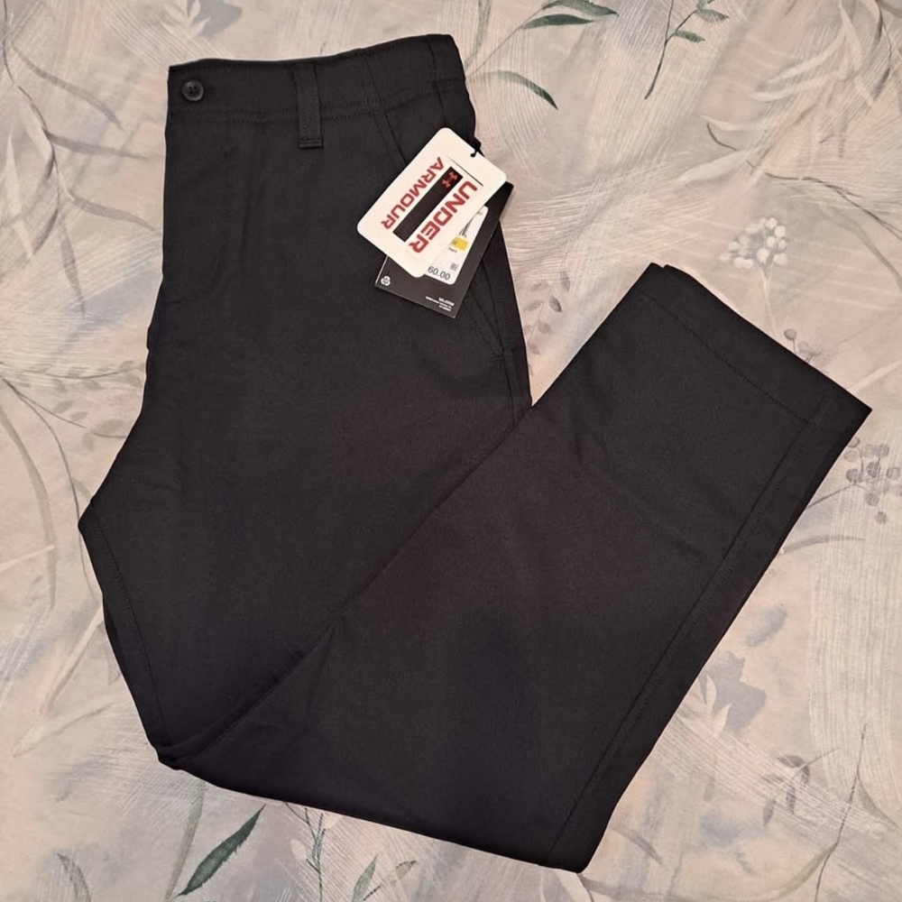 Under Armour Boy's Black Golf Pants Size Medium